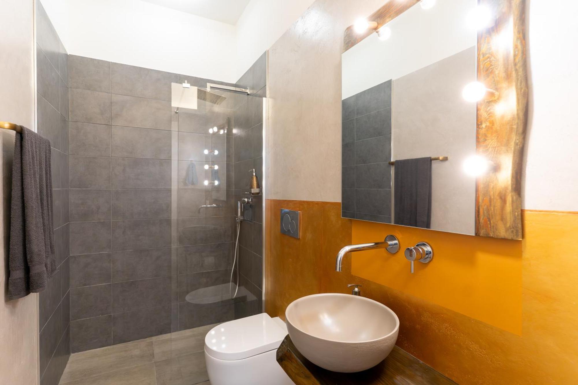 Double Room Private Bathroom