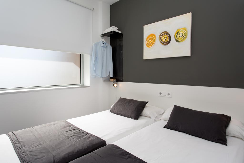 Appartamento con 2 Camere da Letto, Balcone e Vista Città (2-4 Adulti)