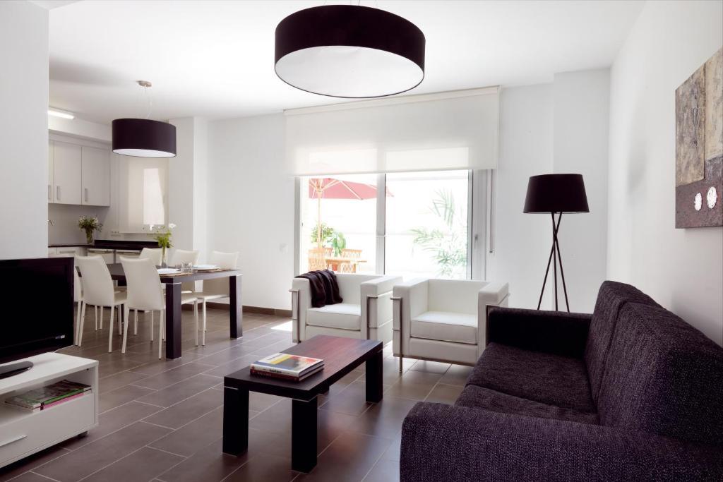 Appartamento su 2 Livelli con 3 Camere da Letto e Terrazza (3-6 Adulti)