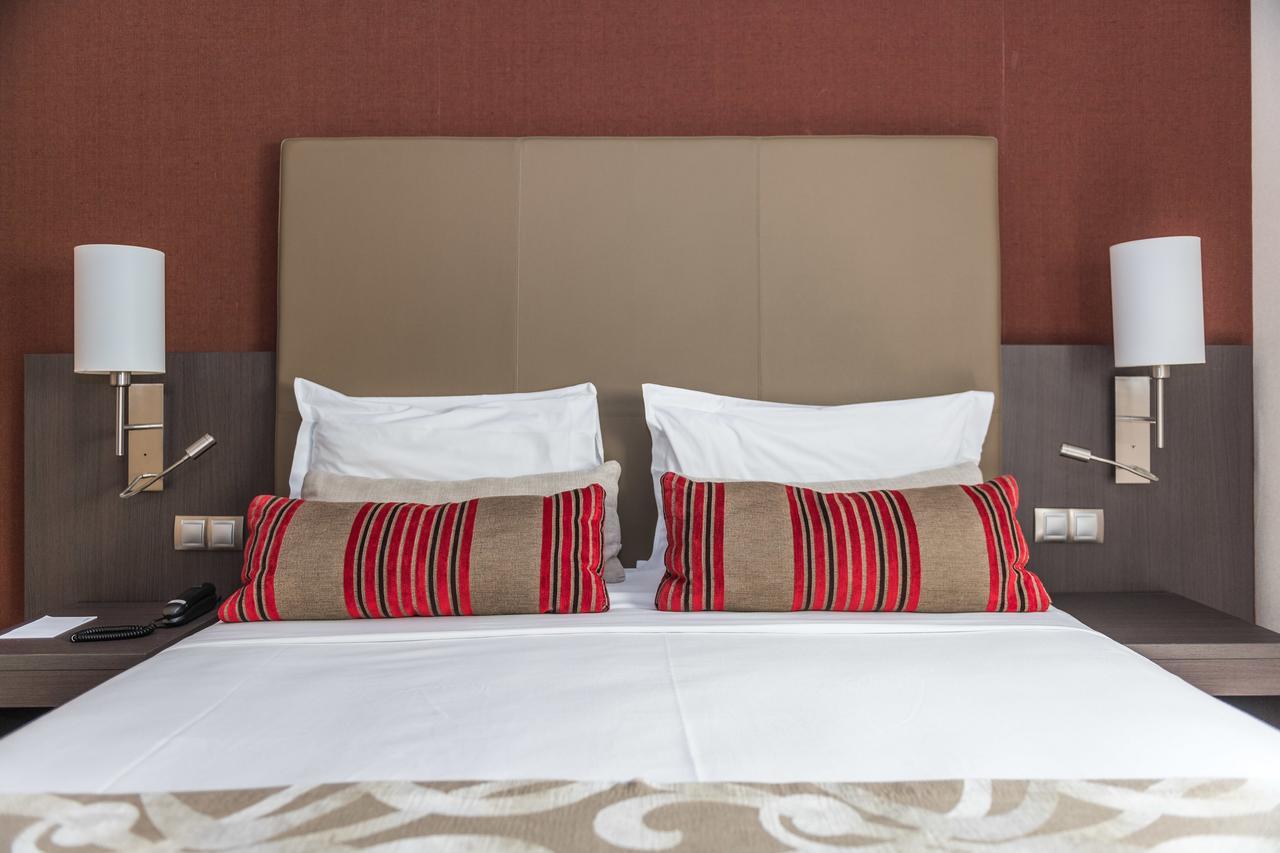 Deluxe Apartment,1595399347:JPEG