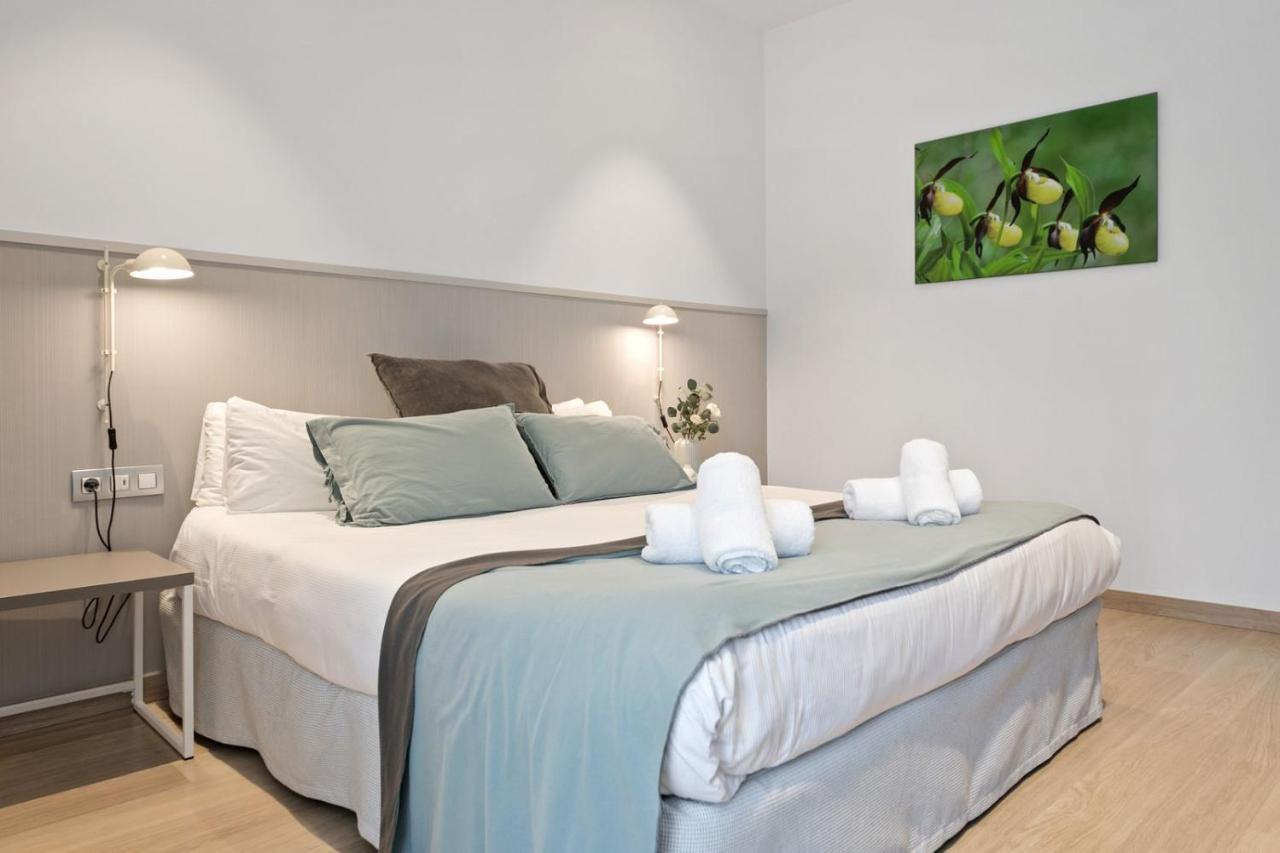 One-Bedroom Apartment,999714768:JPEG