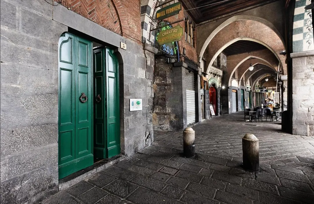 OLD PORT ROOMS di Fronte all'Acquario - GENOVABB IT-1