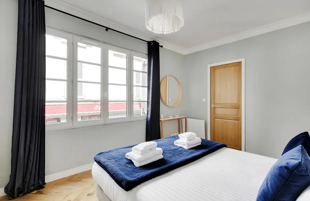 Pick A Flat'S Apartments In Montmartre - Rue Lepic-1