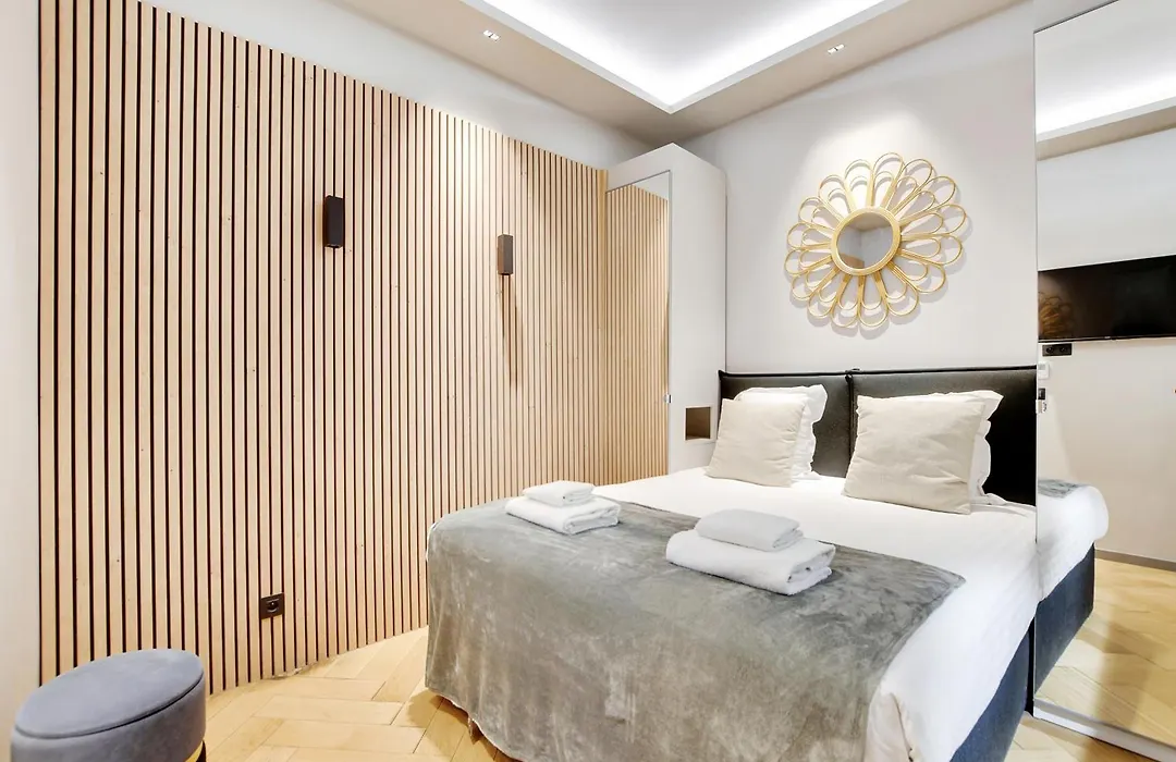 Pick A Flat's apartment in Champs-Elysées - Rue Marbeuf-1