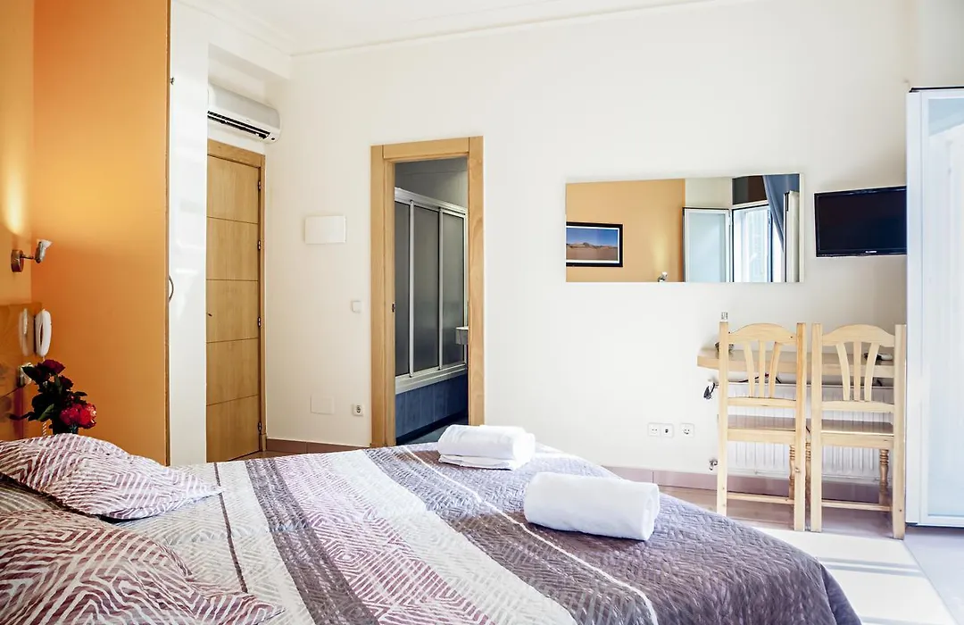 Hostal Inter Puerta Del Sol Auto Check In-1