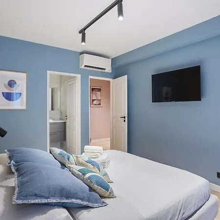 Résidence Beaubourg Le Marais by Studio prestige-3