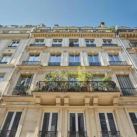 Résidence Beaubourg Le Marais by Studio prestige-2