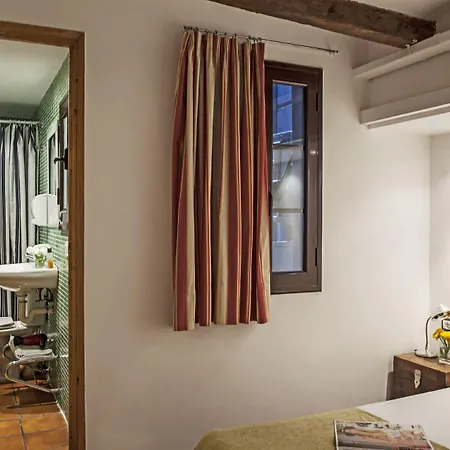 Ainb Las Ramblas-Guardia Apartments-3