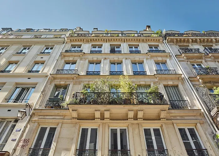 Résidence Beaubourg Le Marais by Studio prestige Parigi